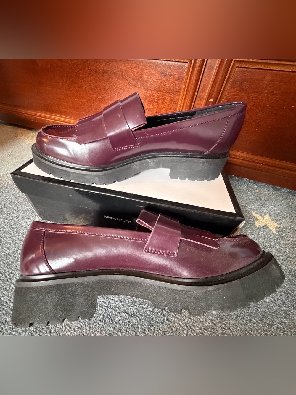 Nine West Women’s Burgundy Kilted Slip-On Loafers - Picture 4 of 7